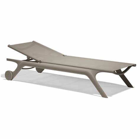 Vondom Africa Sonnenliege – Zeitlosigkeit trifft auf mediterranes Design